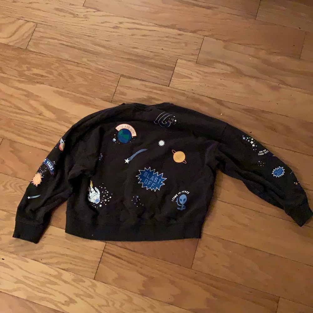 Black Sweatshirt